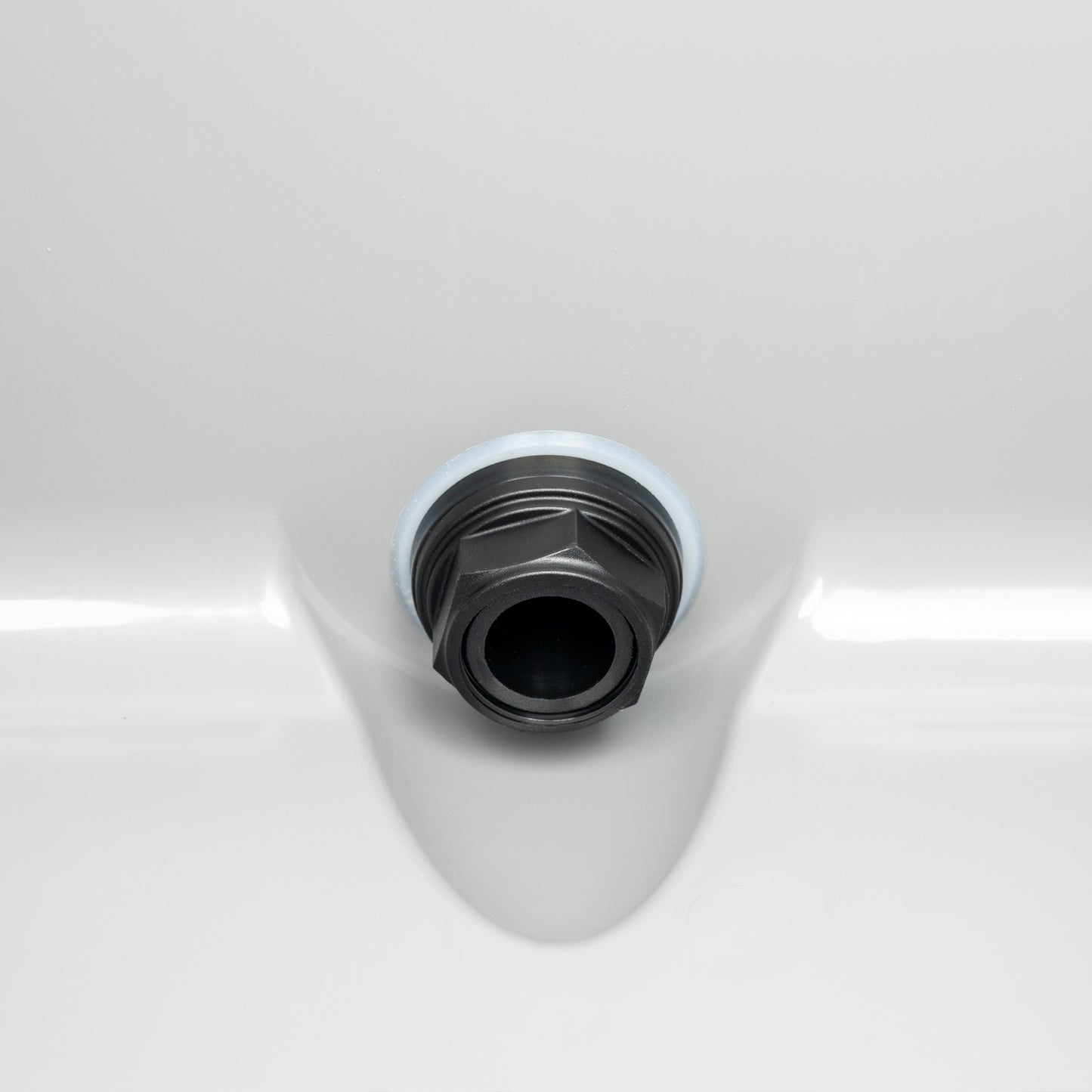 52 QT Ultra-Light Cooler Drain Plugs image 7